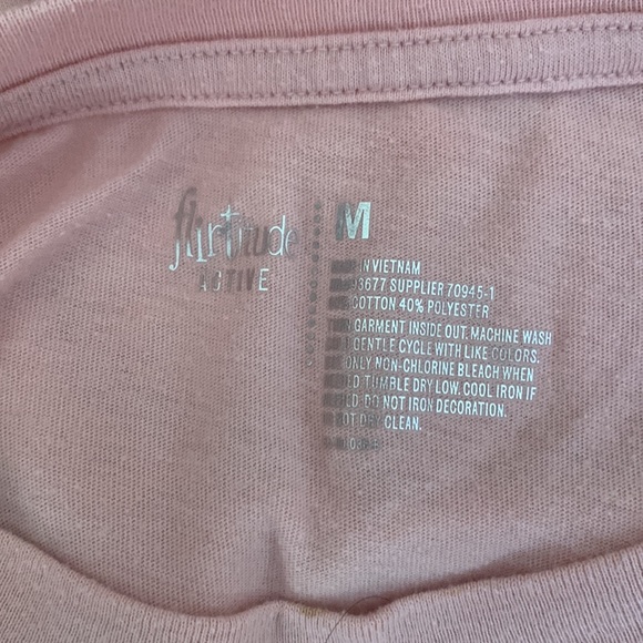 Flirtitude pink tshirt with Golden coast California is printed on chest size m - Picture 3 of 3